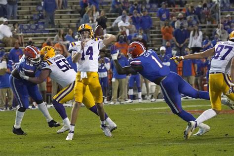 Lsu Freshman Qb Max Johnson Earns National Recognition As Maxwell Award Player Of The Week Lsu