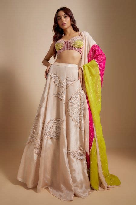 Buy Peach Mashroo Hand Embroidered Badla Sweetheart Leaf Lehenga Set