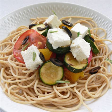 Vollkornspaghetti Zu Mediterranem Gem Se Und Feta Rezept Essen Und