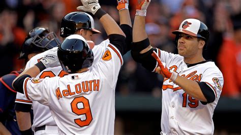 Orioles' Chris Davis hits slam to extend HR streak to 4