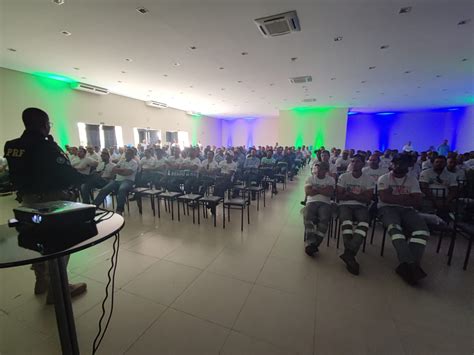 Seguran A No Tr Nsito Prf Realiza Palestra Educativa Em Tr S Lagoas Ms