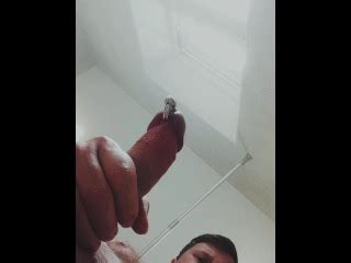 显示穿孔的公鸡特写射精 Pornhub Gay