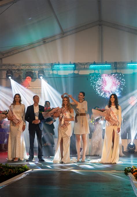 Foto Tia Stilinovi Je Miss Li Ko Senjske Upanije Pobjedom Na Izboru