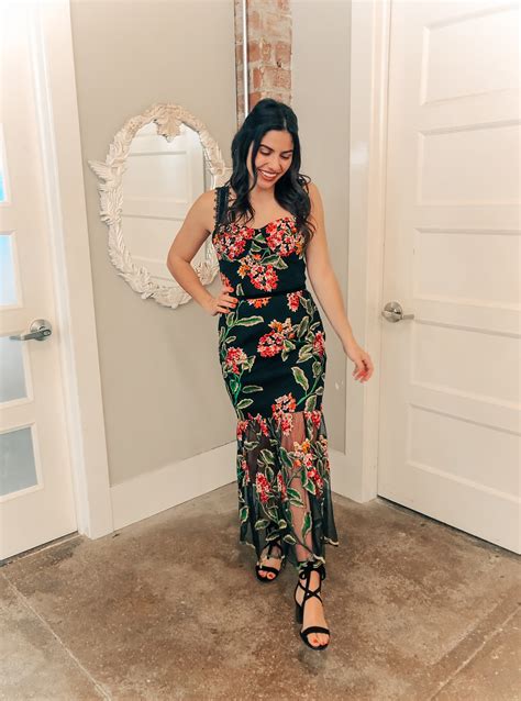 What to wear to a spring black tie wedding | Honestweddingadvice.com