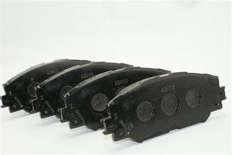 Toyota Corolla Disc Brake Pad Set Front Pads Brakes Mtm