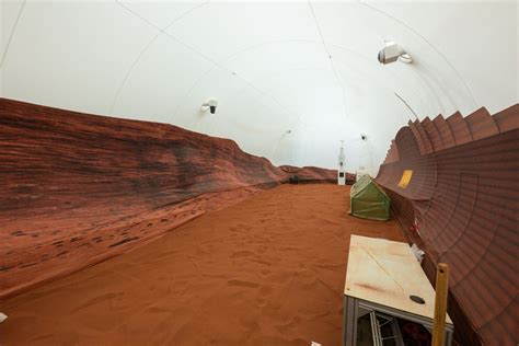 NASA chose these 4 people to spend 1 year in a simulated Mars outpost ...