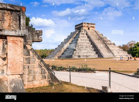 Chichen Itza México Chichen Itza Y Serpiente Kukulkan Templo Pirámide