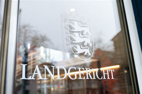 Prozess in Konstanz Mutter soll Tochter für Sex Dienste an Mann überlassen haben swp de