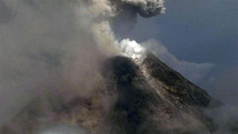 Vulkan Mayon Forscher Warnen Vor Explosiver Eruption Der Spiegel