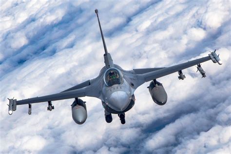 Next Week Ukrainian Pilots Begin F 16 Training In Us Ukrainian News