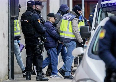 Delito De Terrorismo El Jubilado Que Envió Una Carta Bomba A Pedro Sánchez Se Encierra En Su