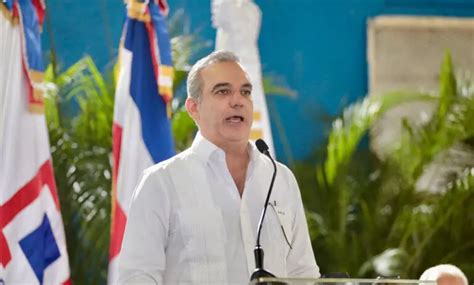 Abinader crea Comisión Dominicana del Plátano CODOPLATANO