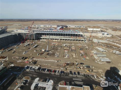 Progress Continues on Parking Garage - Build KCI