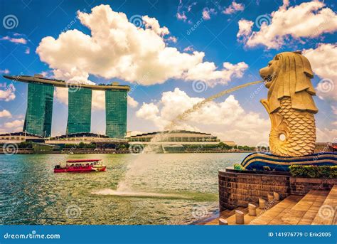 Merlion Statue At Merlion Park Marina Bay Sands Editorial Stock Image