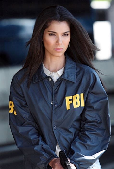 What Do Female Fbi Agents Wear