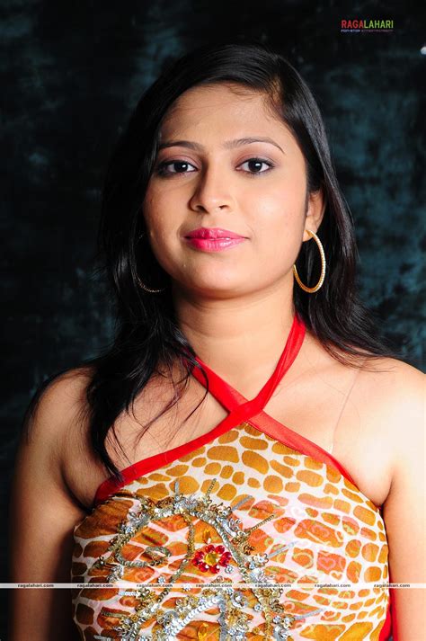 Swathi Kannada Hot Actress