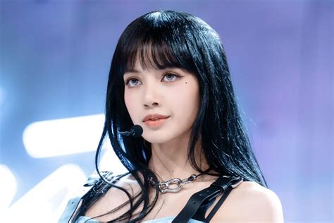 Lisa Blackpink diện bikini khoe body nóng bỏng