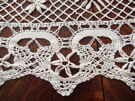 Handmade Bedfordshire Lace Table Runner Antique 48 Inch Long Etsy