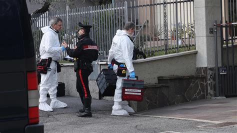 Delitto Del Garda Uccide La Madre Strangolandola Con Uno Straccio E