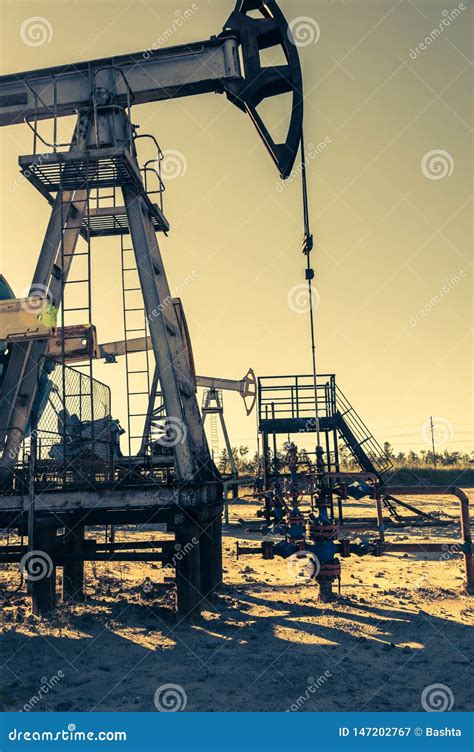 Oil Pumpjack Industrial Equipment Rocking Machines For Power