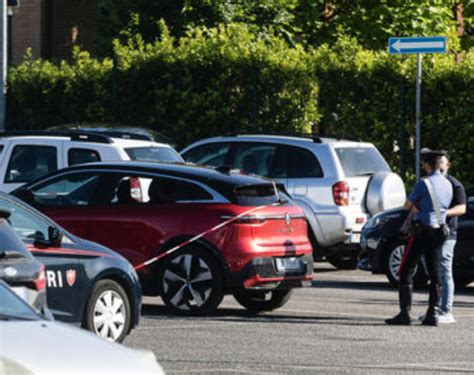 Bambina Di Un Anno Trovata Morta In Auto Dalla Madre Dimenticata Dal