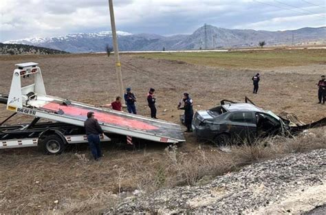 Burdur da trafik kazası 3 ölü 2 yaralı Kazada baba kızı ve 6 aylık