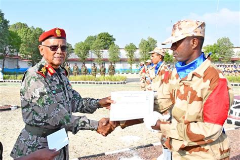 Visite du chef détat major général des armées à lÉcole Militaire de