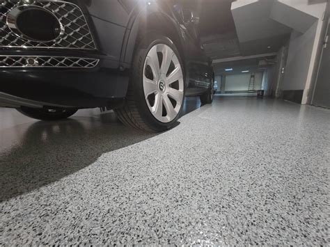 Промышленный бетонный пол для гаража в Москве | Star Floors