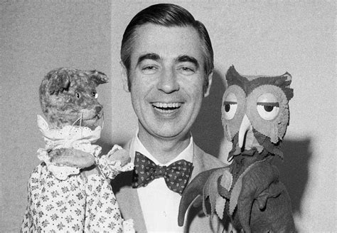 Why Are There So Many Urban Legends About Mr. Rogers? - History in the