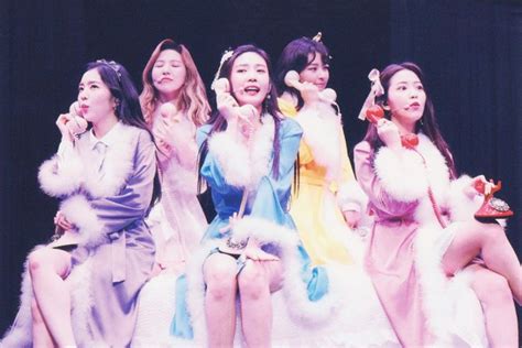 Red Velvet ♥️ Red Velvet Red Room Concert Red Velvet Velvet Red