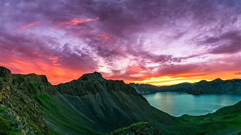 Live Explore The Volcano In Northeast China 探访长白山天池火山 Youtube