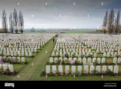 Las Tumbas De La Primera Guerra Mundial Los Soldados En El Cementerio