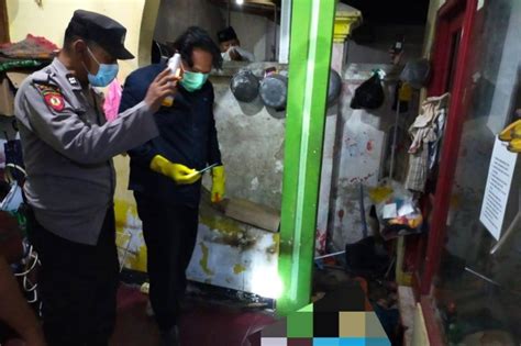 Geger Warga Blitar Temukan Dua Orang Tewas Bersimbah Darah Di Rumah