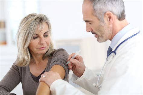 Qui S Adresse Le Vaccin Contre Le Zona D Sormais Disponible En