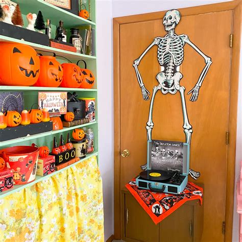 Affordable Vintage Halloween Decorations - Cheap Retro Halloween Decor — Emily Retro - Vintage ...