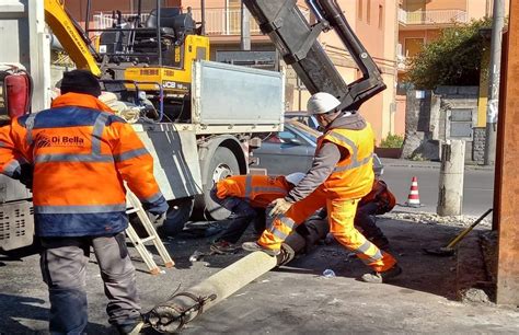 Via Pietro Novelli Sostituito Palo Della Luce Pericolante Dopo