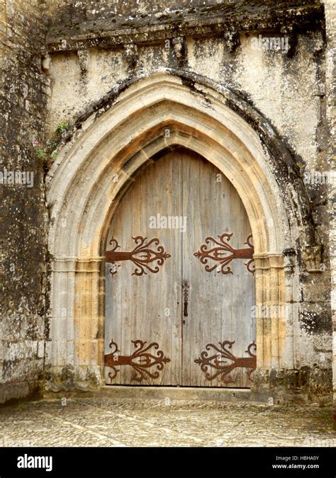 Las Puertas Dobles De Arcos Medievales Fotografía De Stock Alamy