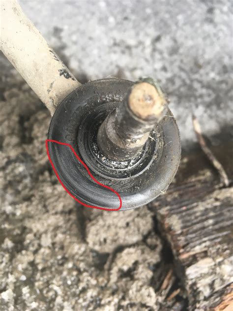 Замененный пыльник наконечника рулевой тяги. — Hyundai Solaris (1G), 1 ...