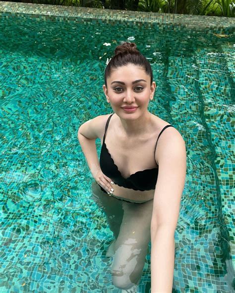 Black bikini पहन कर कट लग गरल न लगई पन म आग बल लग तमहर आग कटरन भ फल