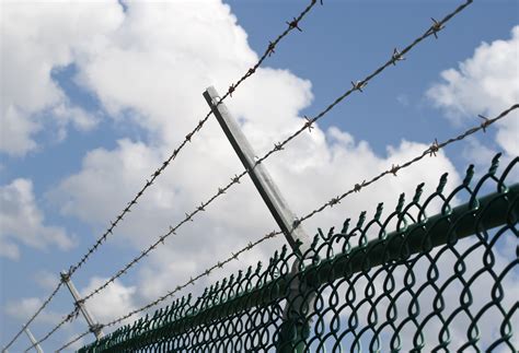 barbed wire buy barbed wire galvanized barbed wire stainless steel barbed wire product