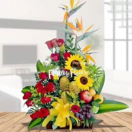 Arreglo Floral Con Frutas Bahamas Base De Bamb Flores Ex Ticas Fruta