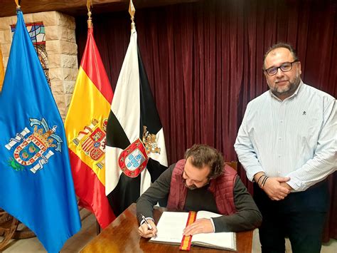 La Casa Regional De Ceuta En Melilla Recibe A Enrique Casellas