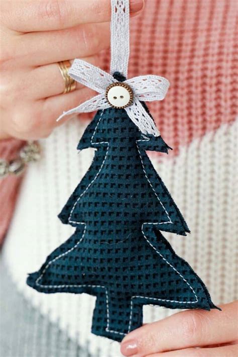 Easy DIY Fabric Christmas Tree Ornaments - DIY & Crafts