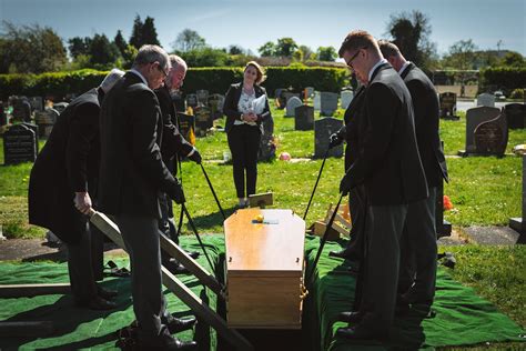 What Happens At A Celebrant Led Funeral The Celebrant Directory