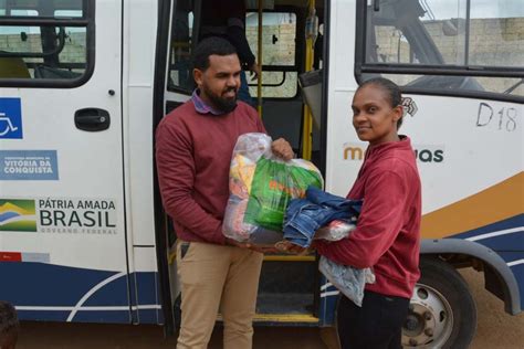 Prefeitura Entrega Cestas Básicas E Roupas Para Famílias De Itapirema