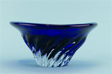 Blue glass decorative swirl bowl late 20th century | Lavish Shoestring