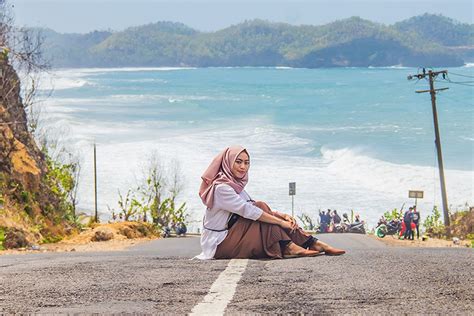 Pantai Soge Pacitan Pantai Cantik Di Tepi Jalur Lintas Selatan Halaman