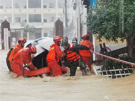 江西都昌暴雨引发山洪：千余人被困，多部门紧急救援直击现场澎湃新闻 The Paper