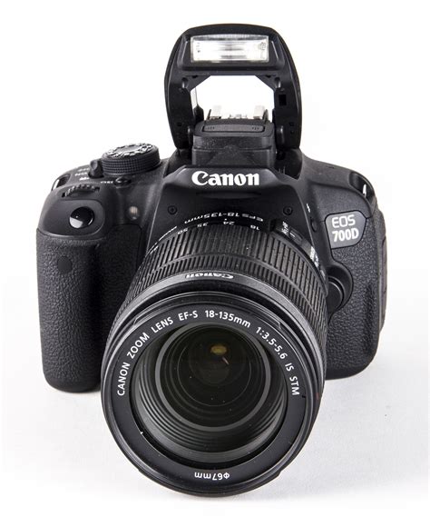 Зеркальная фотокамераCanon EOS 700D