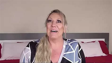 Verzweifelte Amateure Hollee Davina Und Sylvia Bekommen Ihre Milf Muschis In Bbc Action